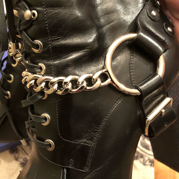 Shoes - Picture 4 of 8